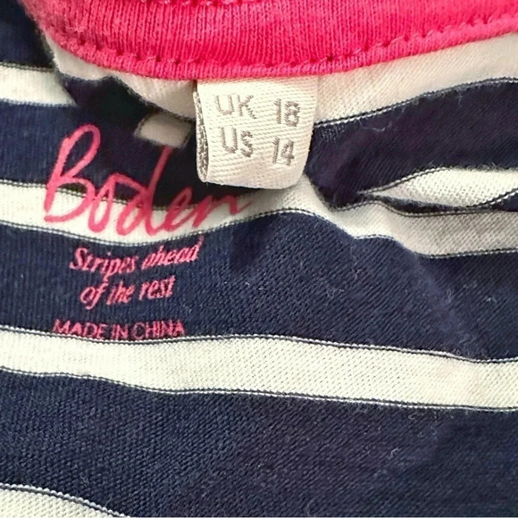 Boden | Ho Ho Ho Long Sleeve Tee (14) 🎅🏻 - Picture 4 of 5